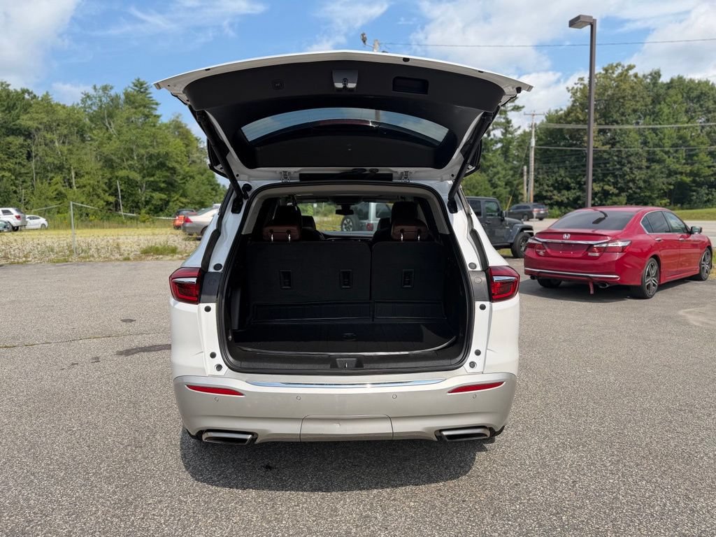 Used 2019 Buick Enclave Avenir w/ Avenir Technology Package AWD/4WD image 14