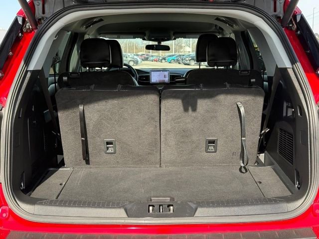Used 2023 Ford Explorer XLT w/ Equipment Group 202A image 7