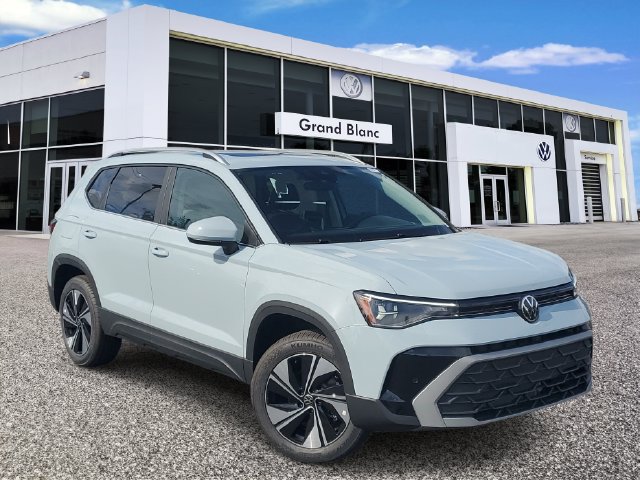 New 2027 Volkswagen Taos SE AWD/4WD image 1