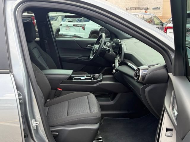 Used 2026 Chevrolet Equinox LT AWD/4WD image 25