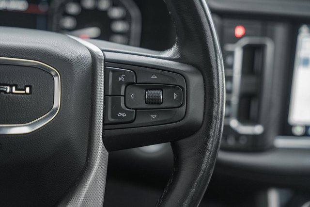 Used 2021 GMC Yukon Denali w/ Denali Premium Package image 37