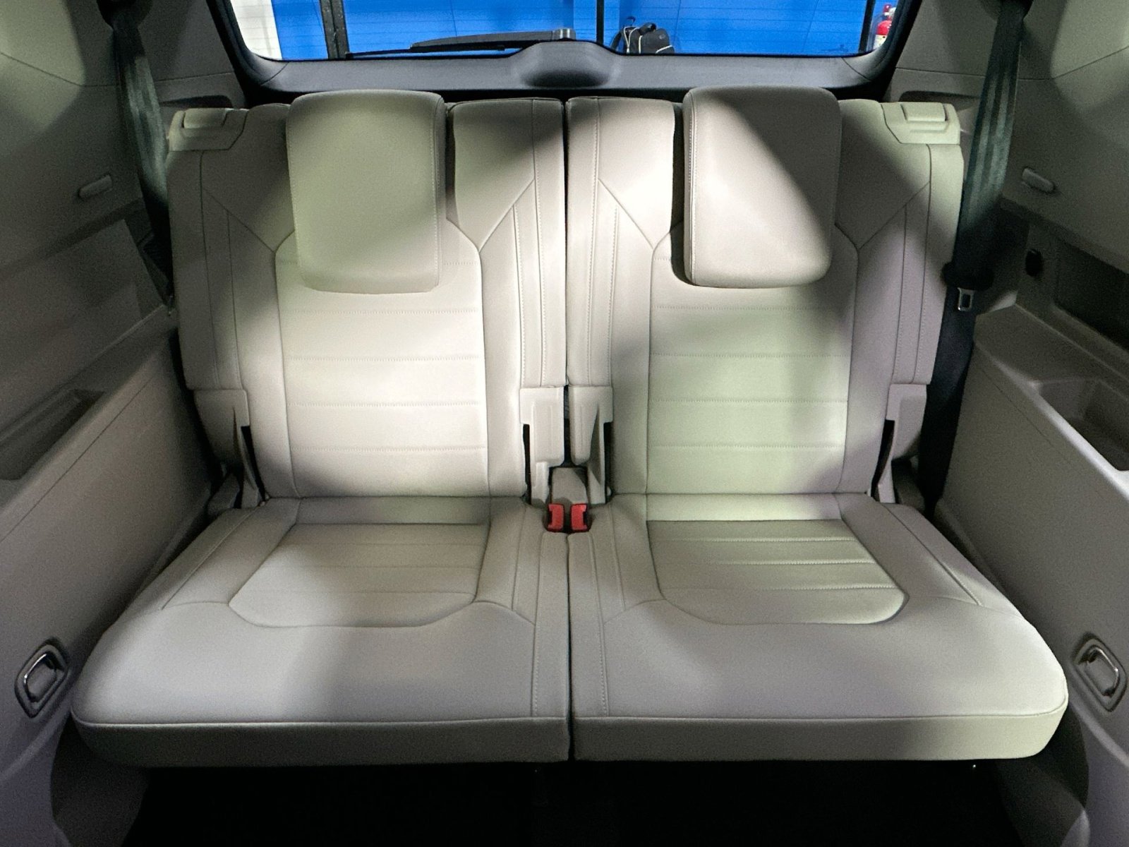 Used 2021 Volkswagen Atlas SEL Premium image 34