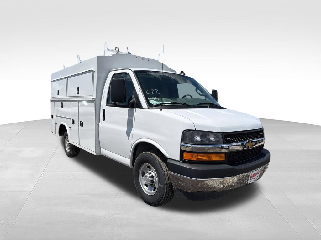 New 2025 Chevrolet Express 3500 w/ Power Convenience Package RWD image 5