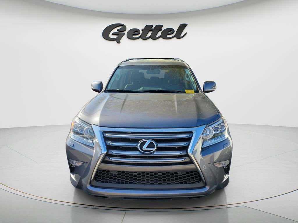 Used 2018 Lexus GX 460 Premium w/ Premium Package image 2