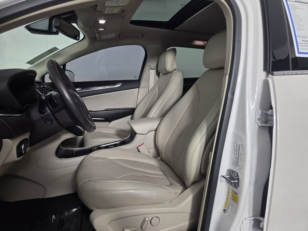 Used 2019 Lincoln MKC Reserve AWD/4WD image 11