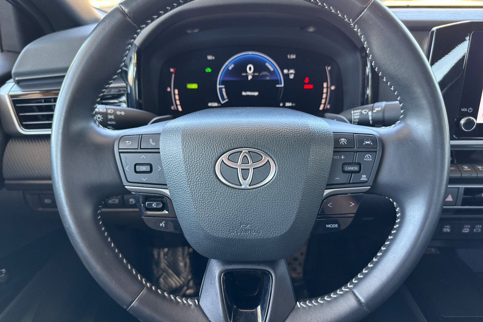 Used 2025 Toyota Camry SE FWD image 33