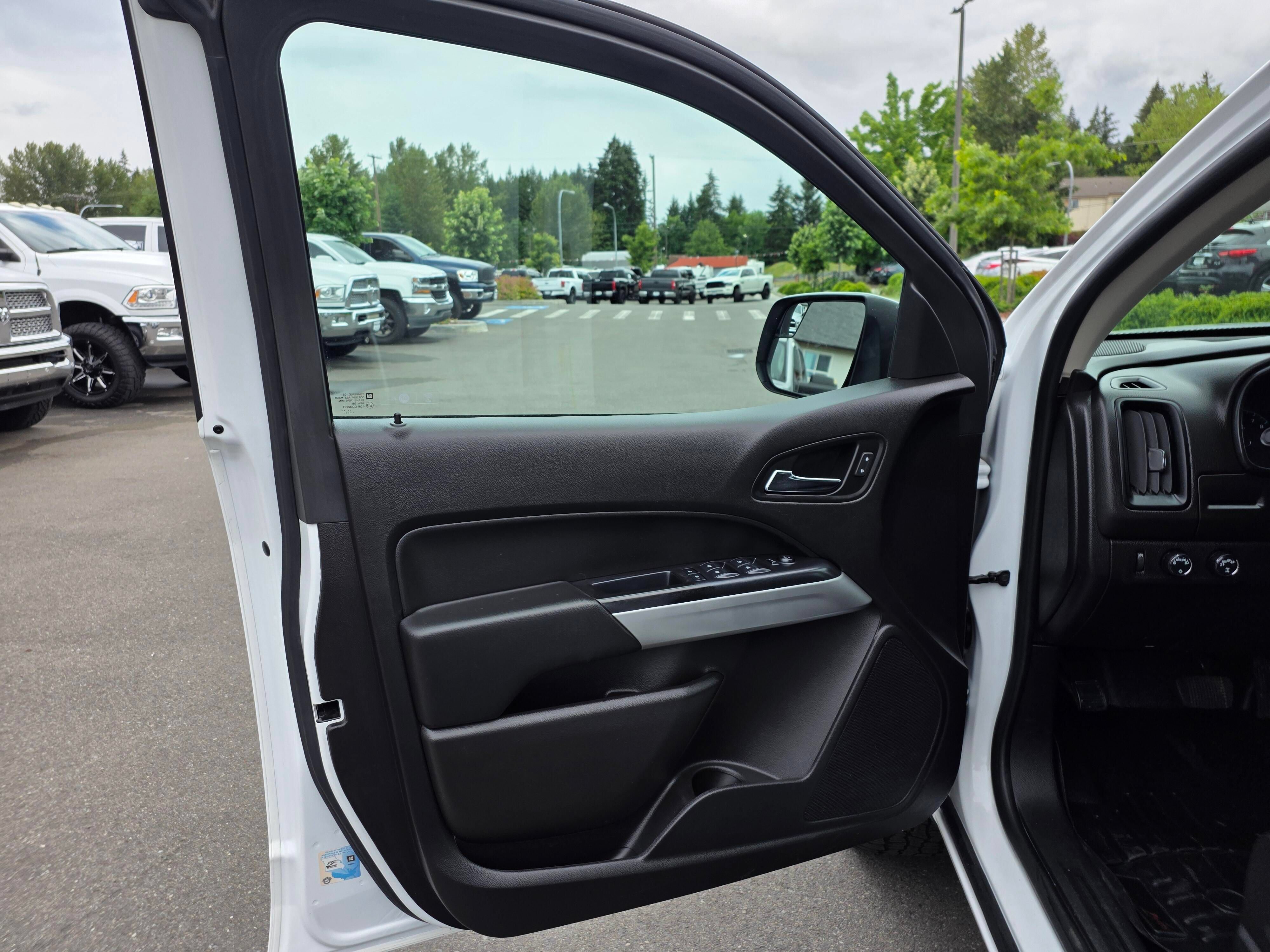 Used 2018 Chevrolet Colorado LT AWD/4WD image 21
