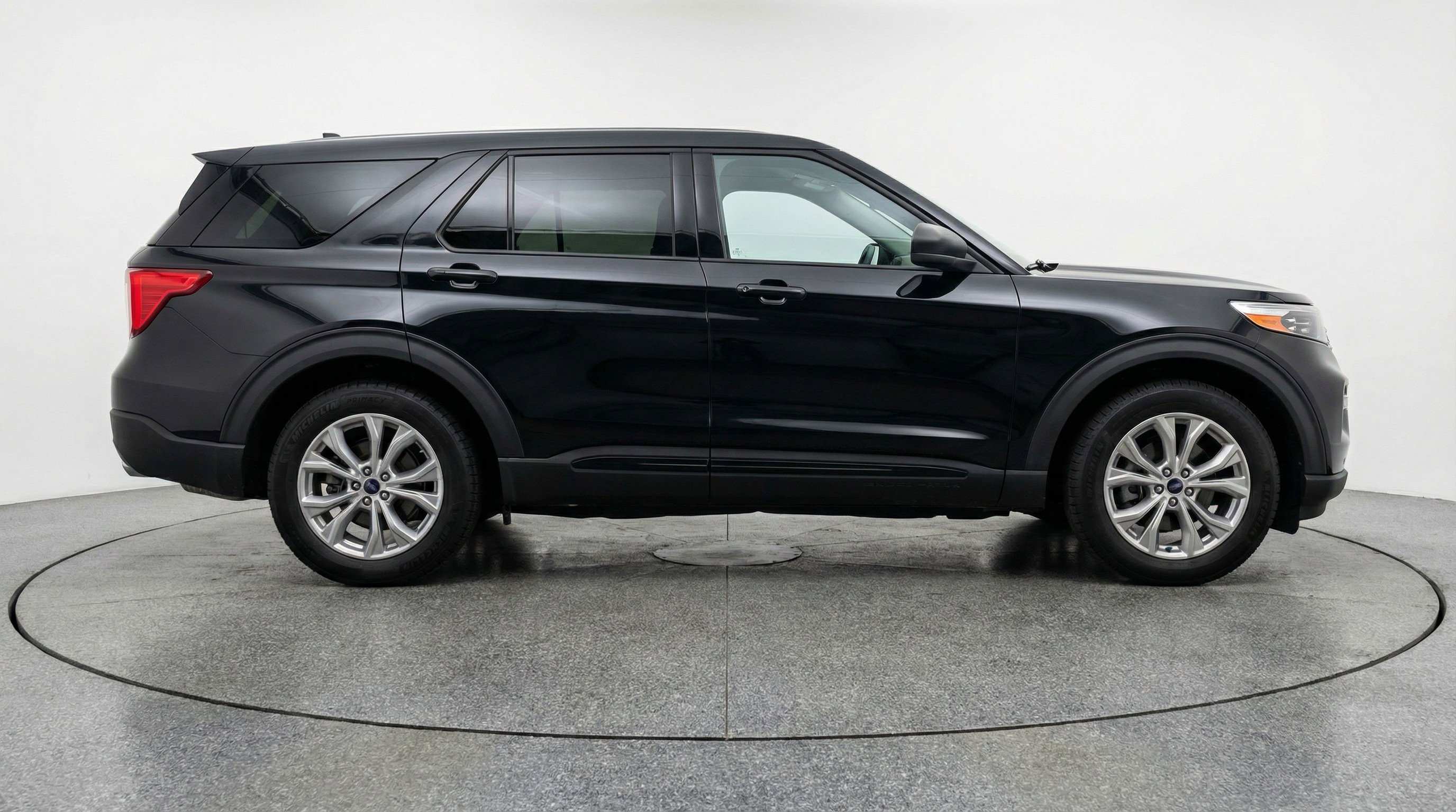 Used 2024 Ford Explorer Limited image 11
