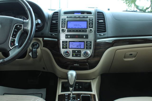Used 2012 Hyundai Santa Fe Limited FWD image 17