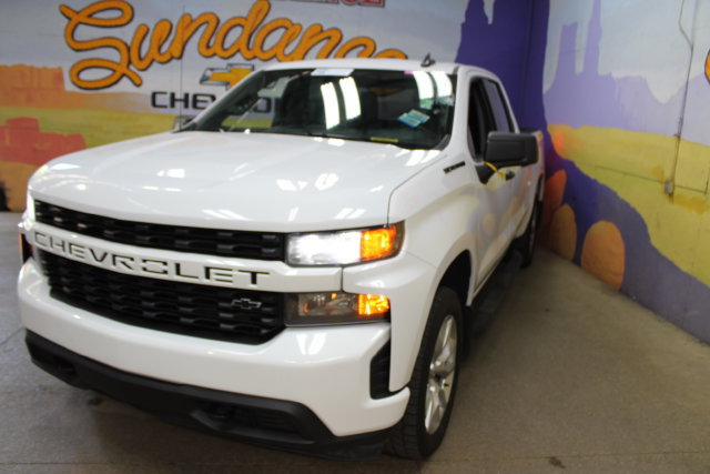 Used 2021 Chevrolet Silverado 1500 Custom w/ LPO, Dark Essentials Package AWD/4WD image 4