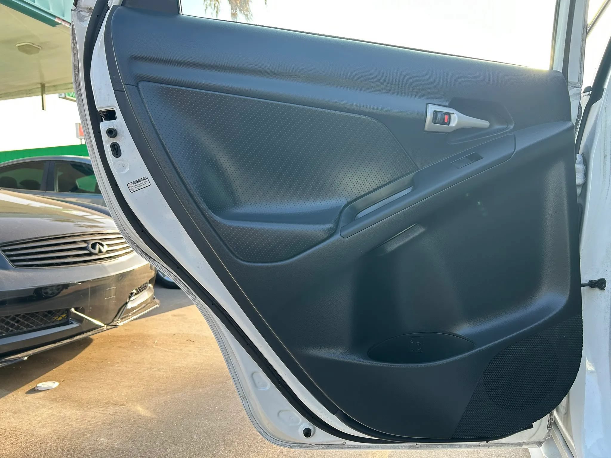 Used 2010 Toyota Matrix S FWD image 19