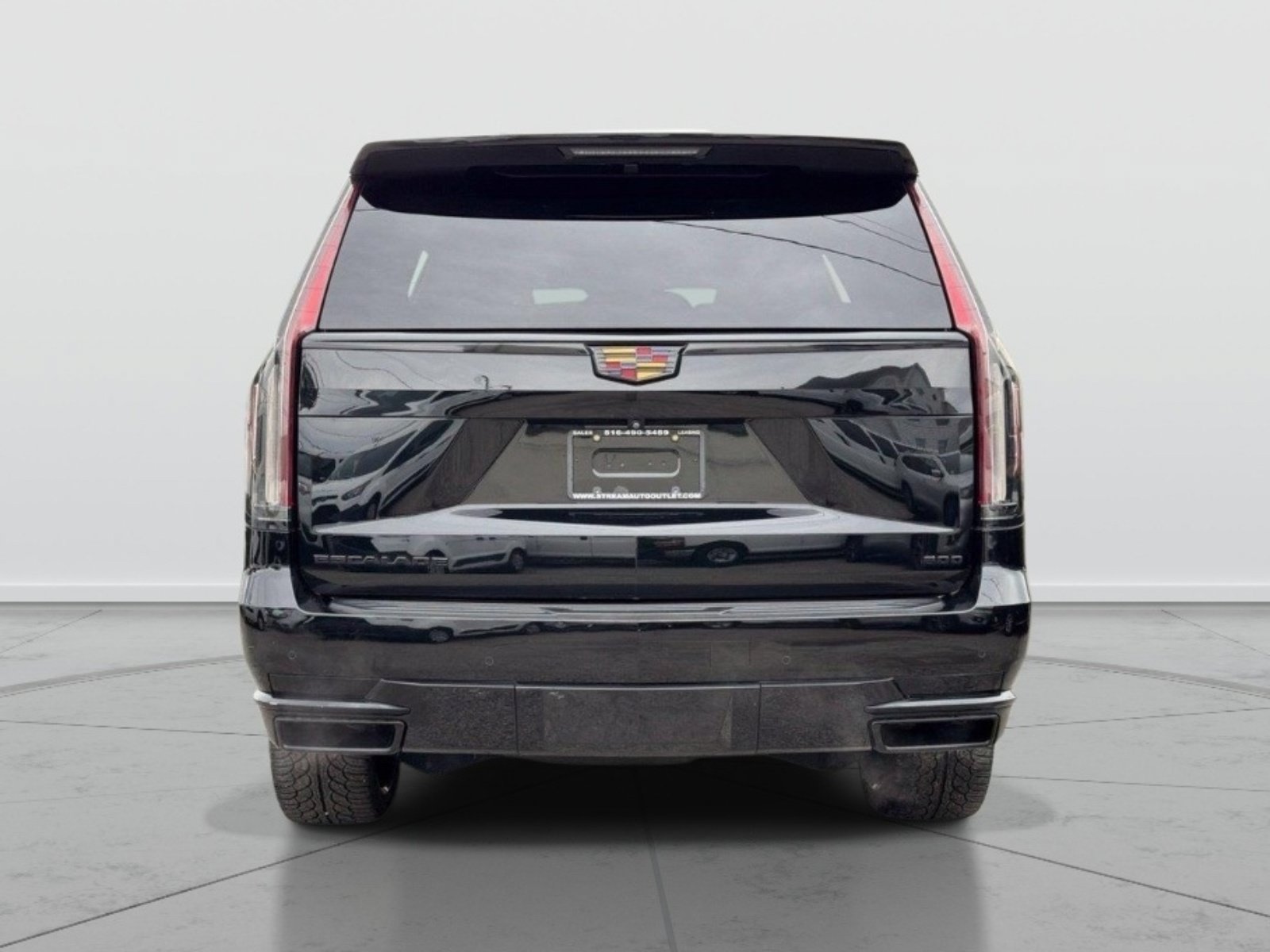 Used 2023 Cadillac Escalade Luxury AWD/4WD image 7