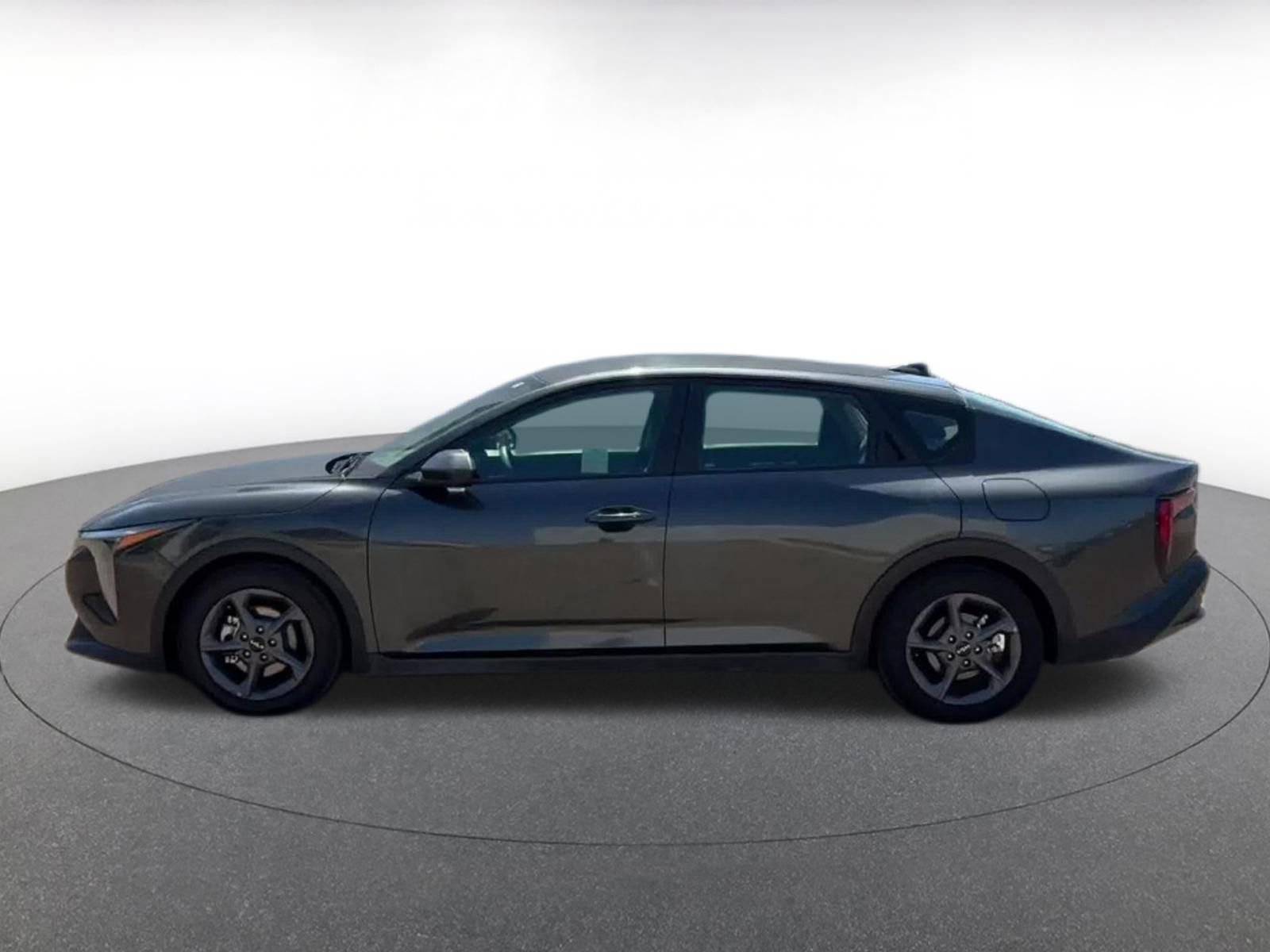 Used 2025 Kia K4 LXS image 9