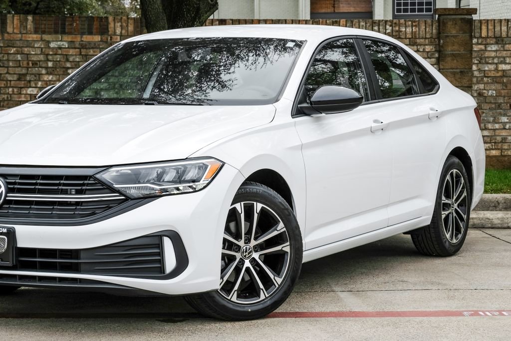 Used 2022 Volkswagen Jetta Sport image 13