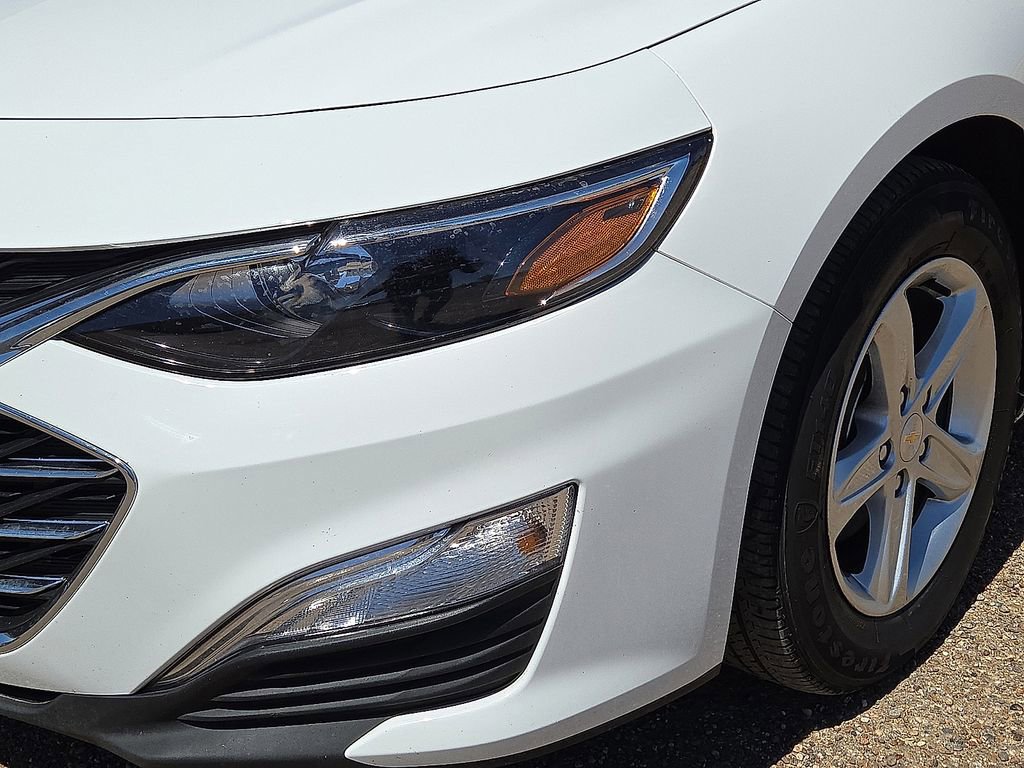 Used 2025 Chevrolet Malibu LS FWD image 9
