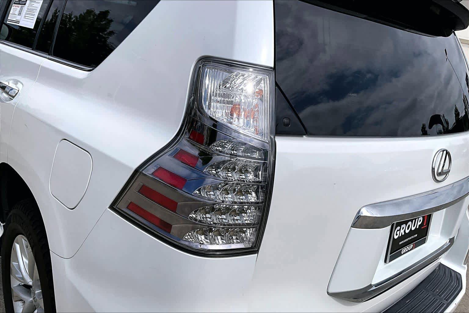 Used 2016 Lexus GX 460 w/ Premium Package AWD/4WD image 26