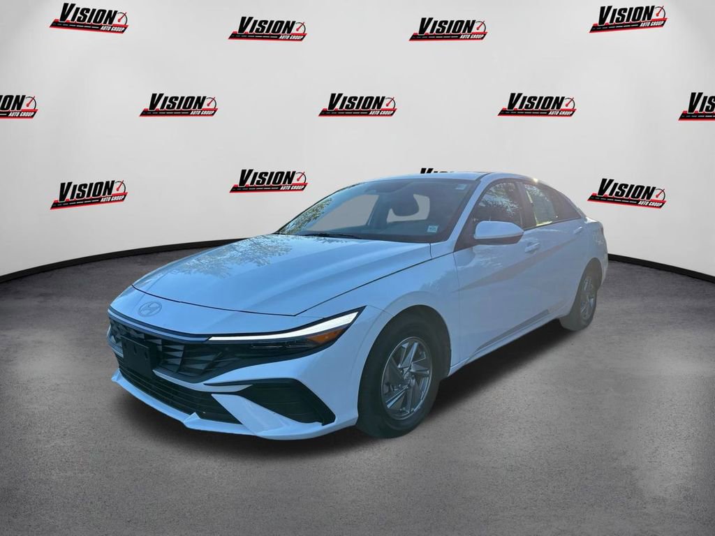 Certified 2025 Hyundai Elantra SE w/ Cargo Package