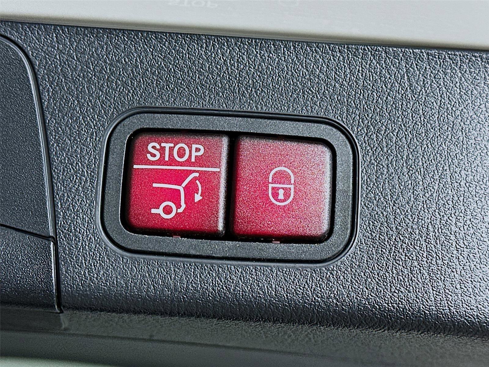 Certified 2023 Mercedes-Benz EQB 300 4MATIC w/ Driver Assistance Package image 36