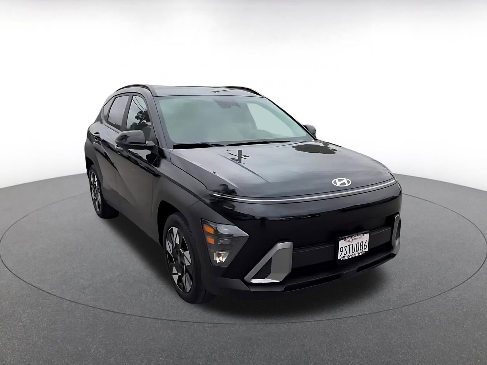 Used 2025 Hyundai Kona SEL image 3