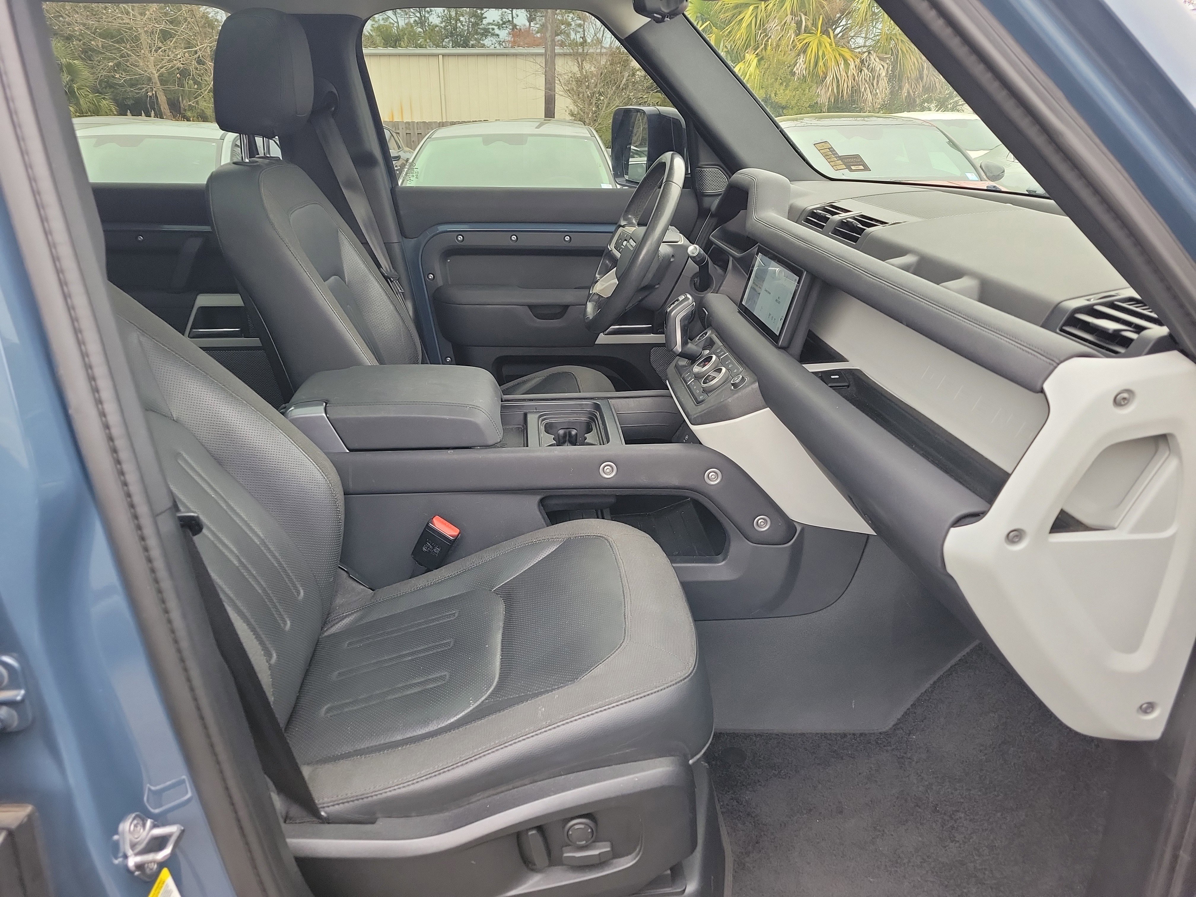 Used 2020 Land Rover Defender 110 SE image 7