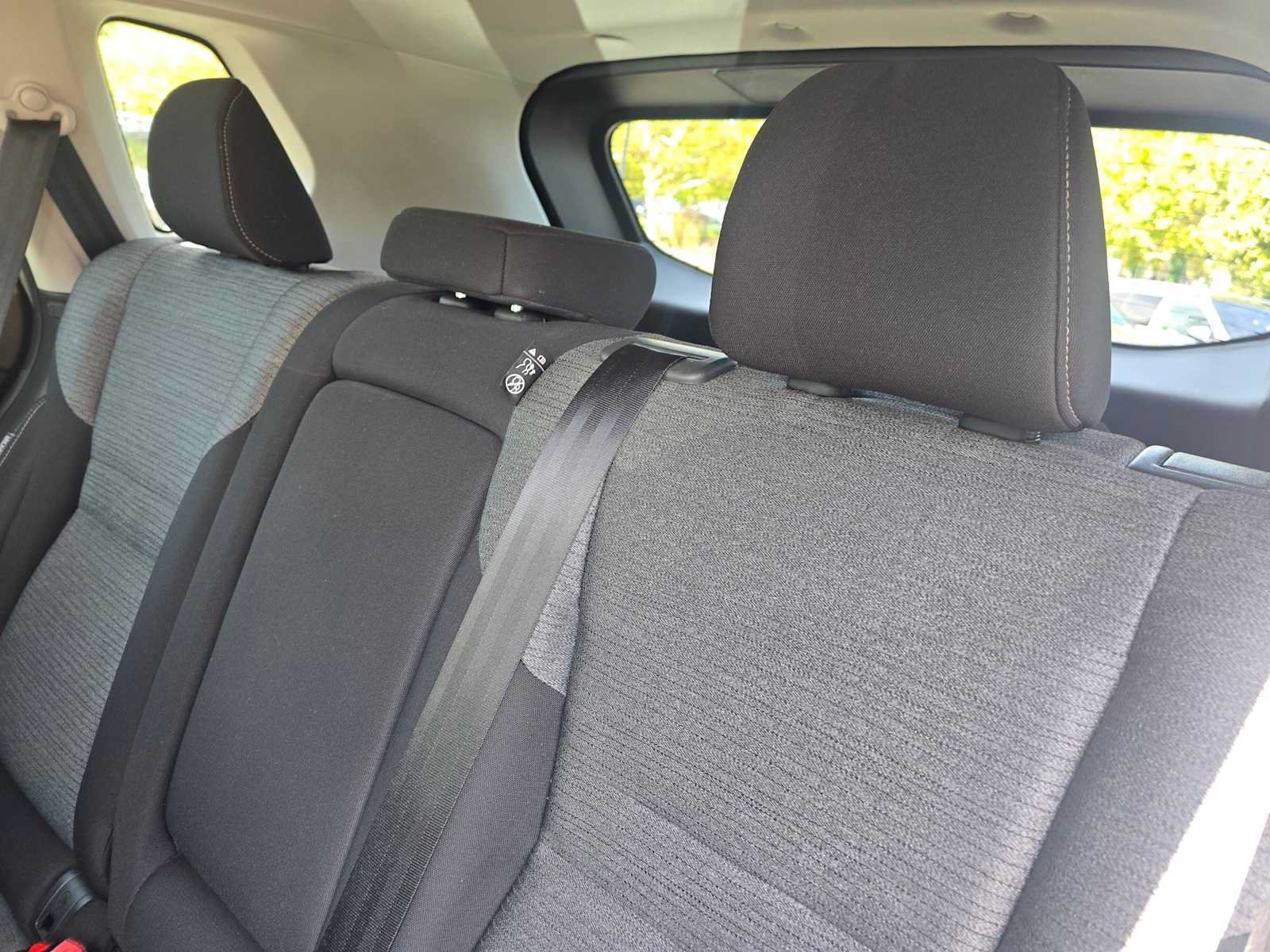 Used 2023 Nissan Rogue SV FWD image 17