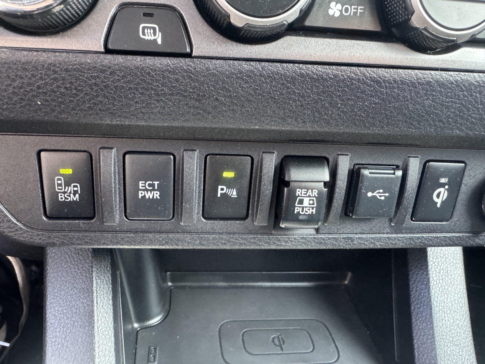 Used 2021 Toyota Tacoma TRD Off-Road w/ Technology Package AWD/4WD image 28