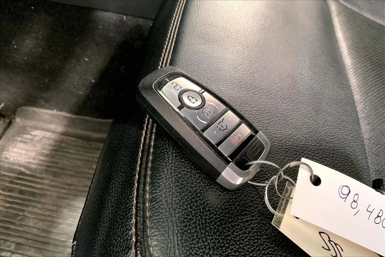 Used 2020 Ford Explorer Limited RWD image 18