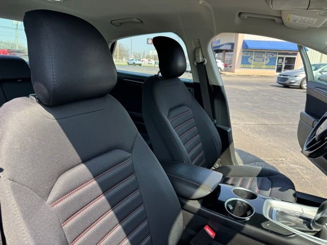 Used 2014 Ford Fusion SE w/ Equipment Group 201A image 3