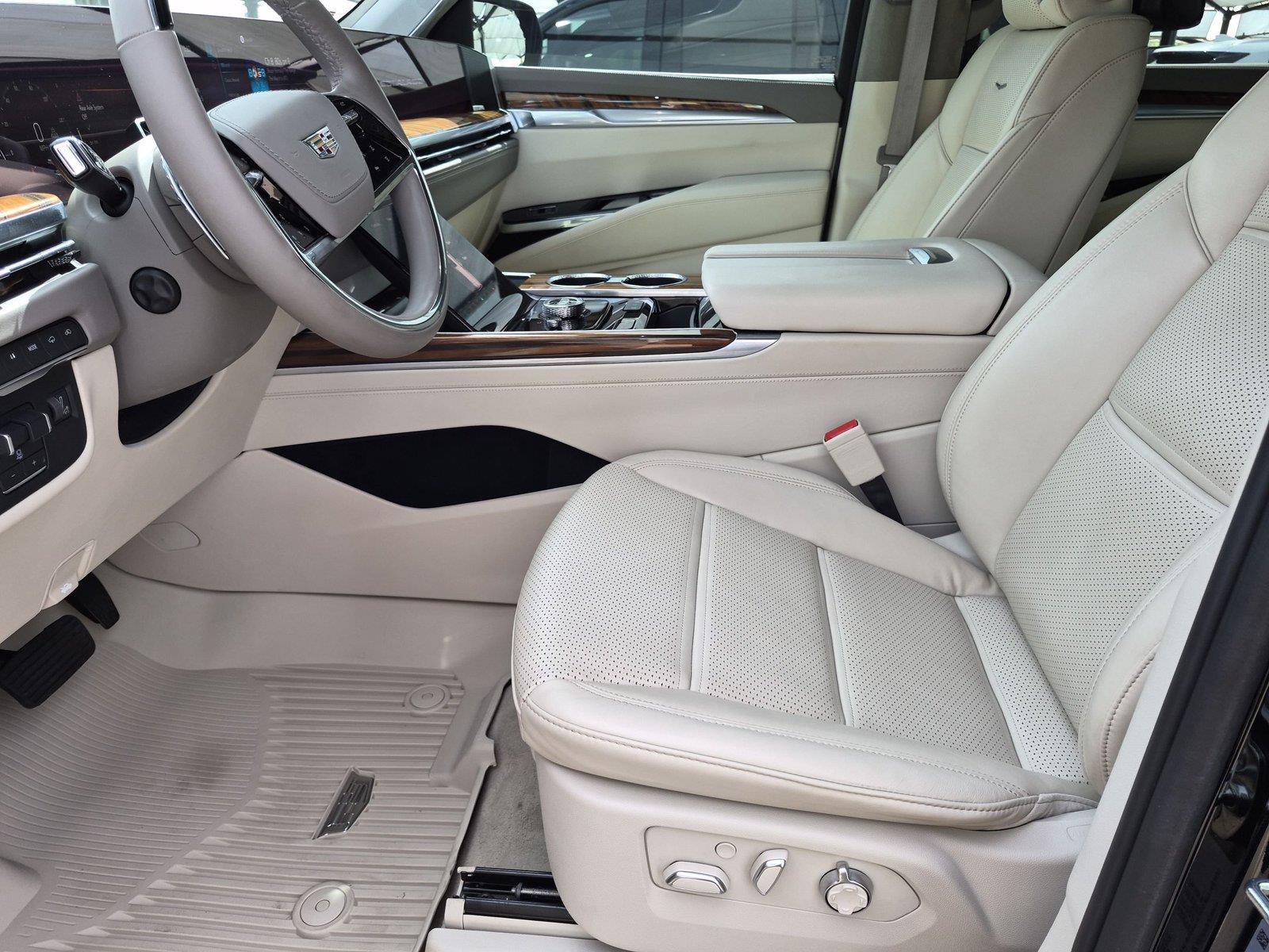 Certified 2025 Cadillac Escalade Sport Platinum w/ LPO, Floor Liner Package AWD/4WD image 11