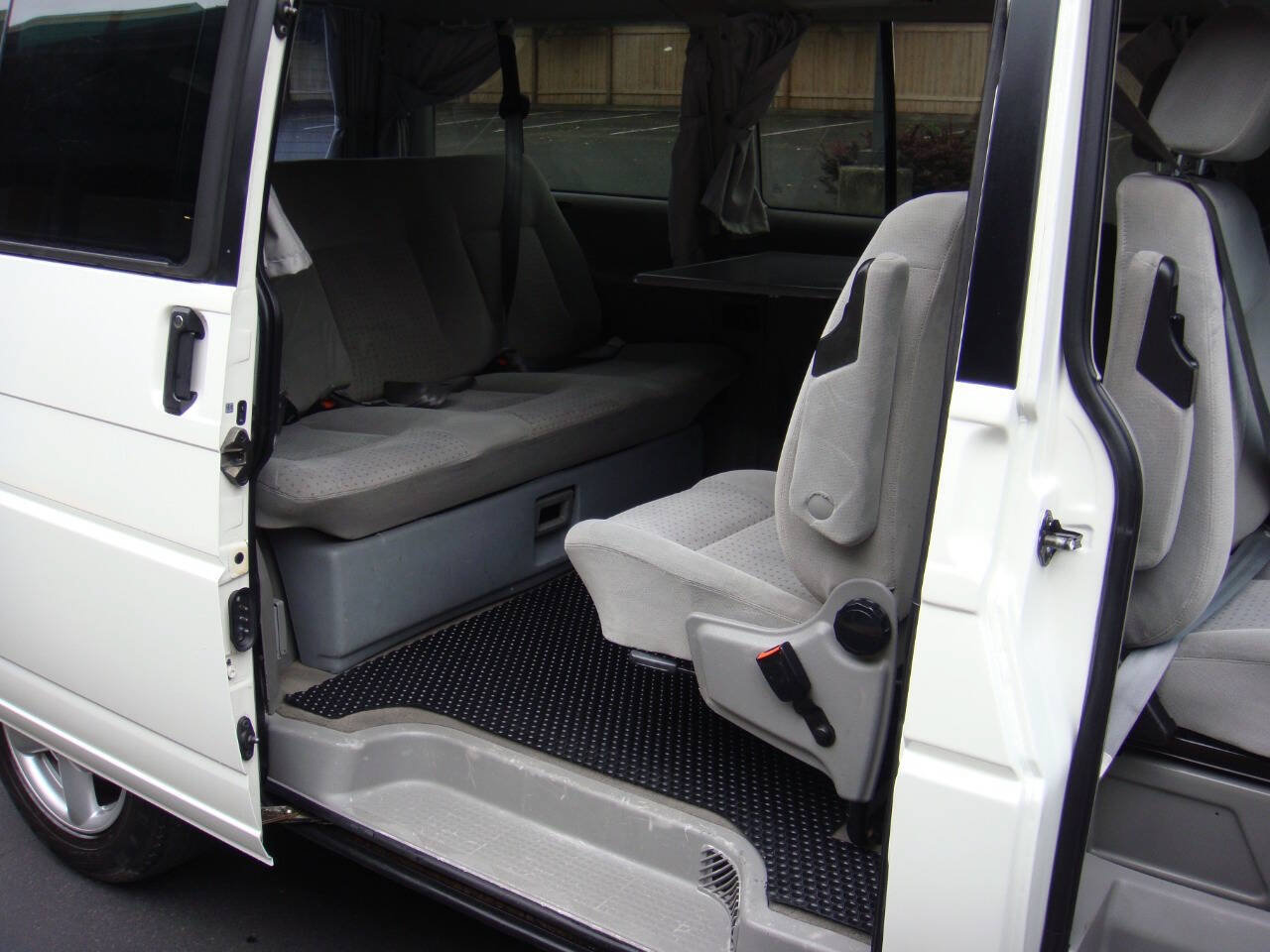 Used 2001 Volkswagen Eurovan FWD image 12