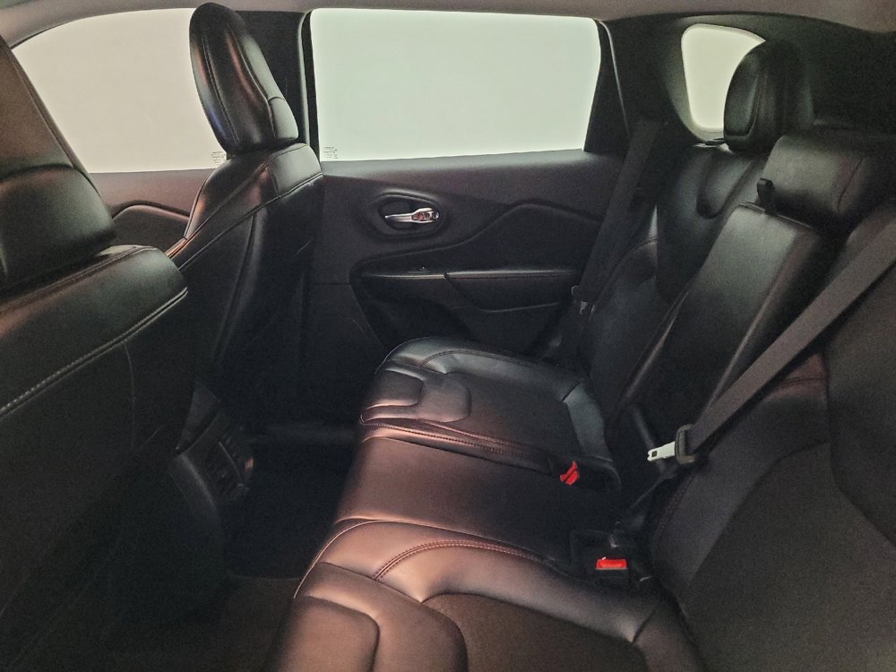 Used 2021 Jeep Cherokee Trailhawk image 18