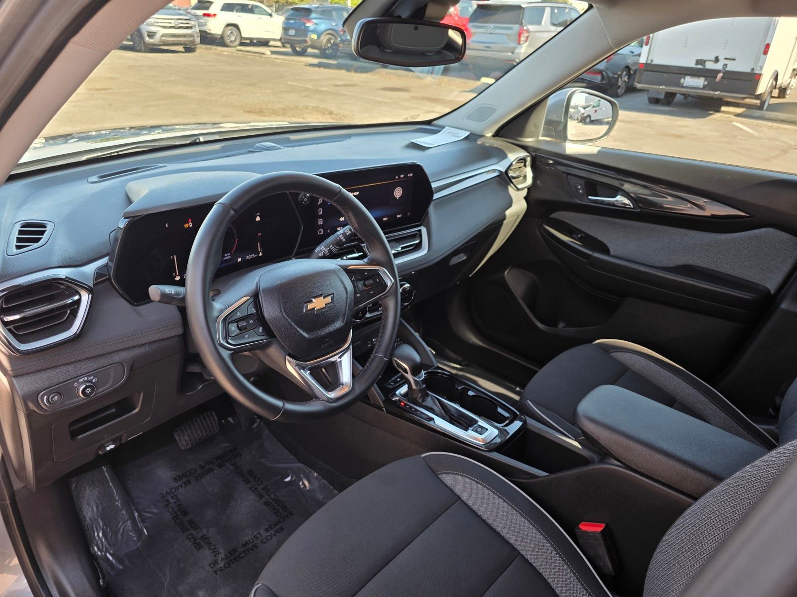 Used 2024 Chevrolet TrailBlazer LT w/ Convenience Package image 2