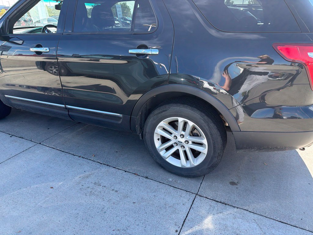 Used 2014 Ford Explorer XLT w/ Equipment Group 202A AWD/4WD image 7