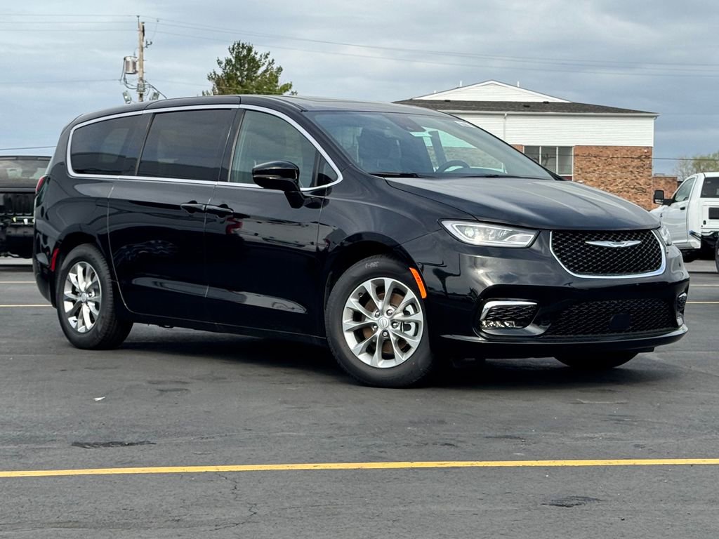 New 2026 Chrysler Pacifica Limited
