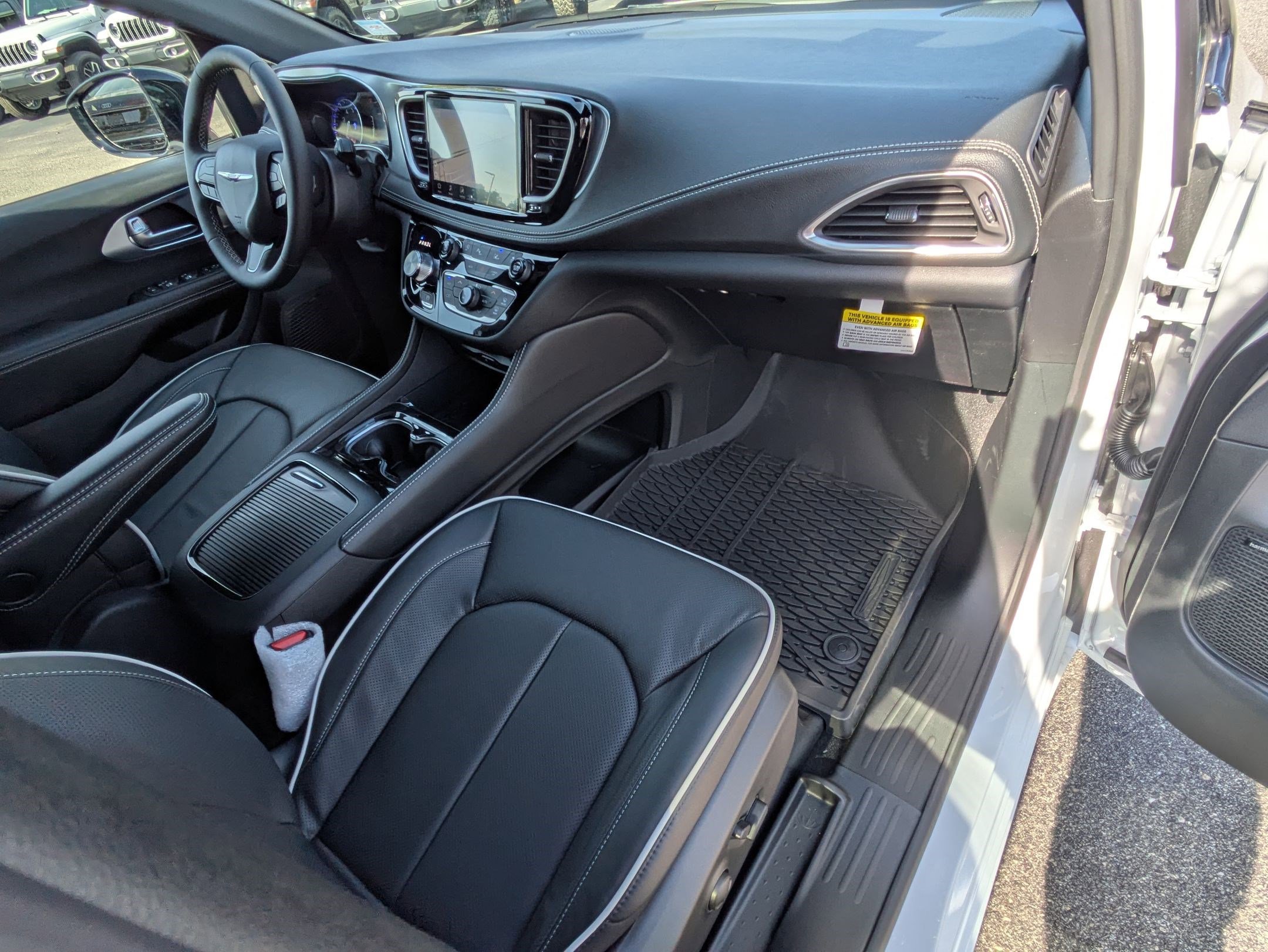 New 2026 Chrysler Pacifica Limited image 30