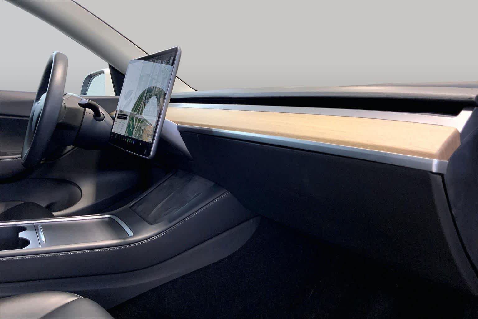 Used 2022 Tesla Model Y Long Range AWD/4WD image 18