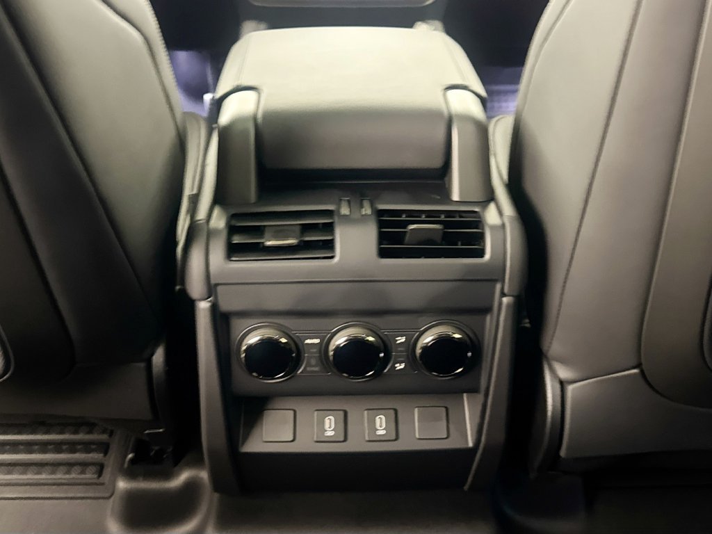 New 2026 Land Rover Defender 110 OCTA AWD/4WD image 25