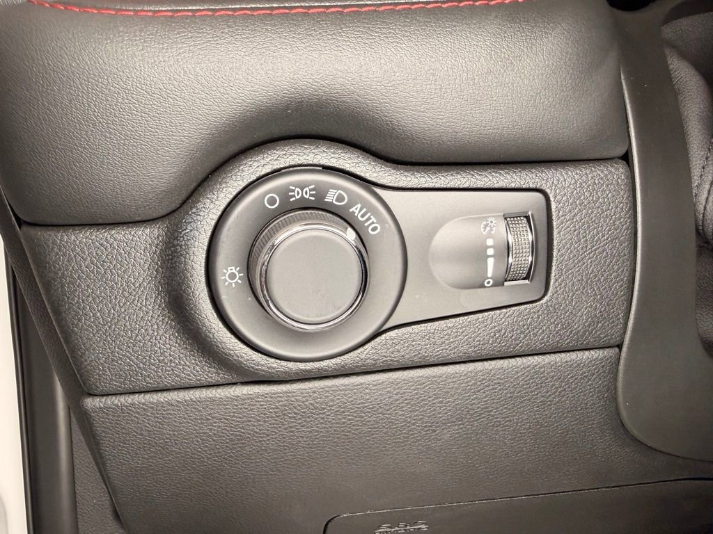 Used 2025 Dodge Durango GT AWD/4WD image 5