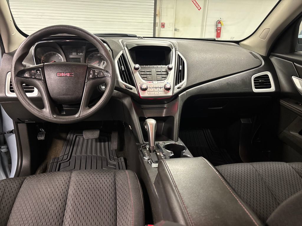 Used 2015 GMC Terrain SLE FWD image 28