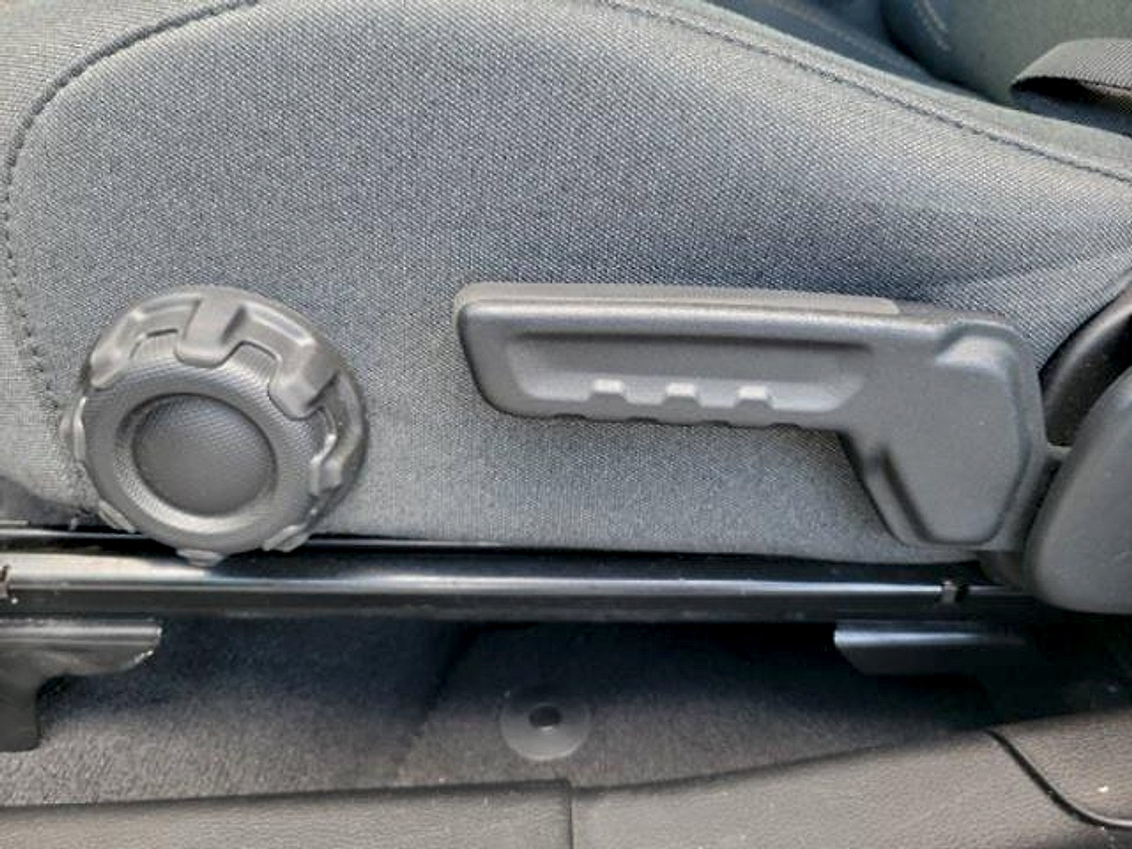 Used 2024 Jeep Gladiator Sport AWD/4WD image 19