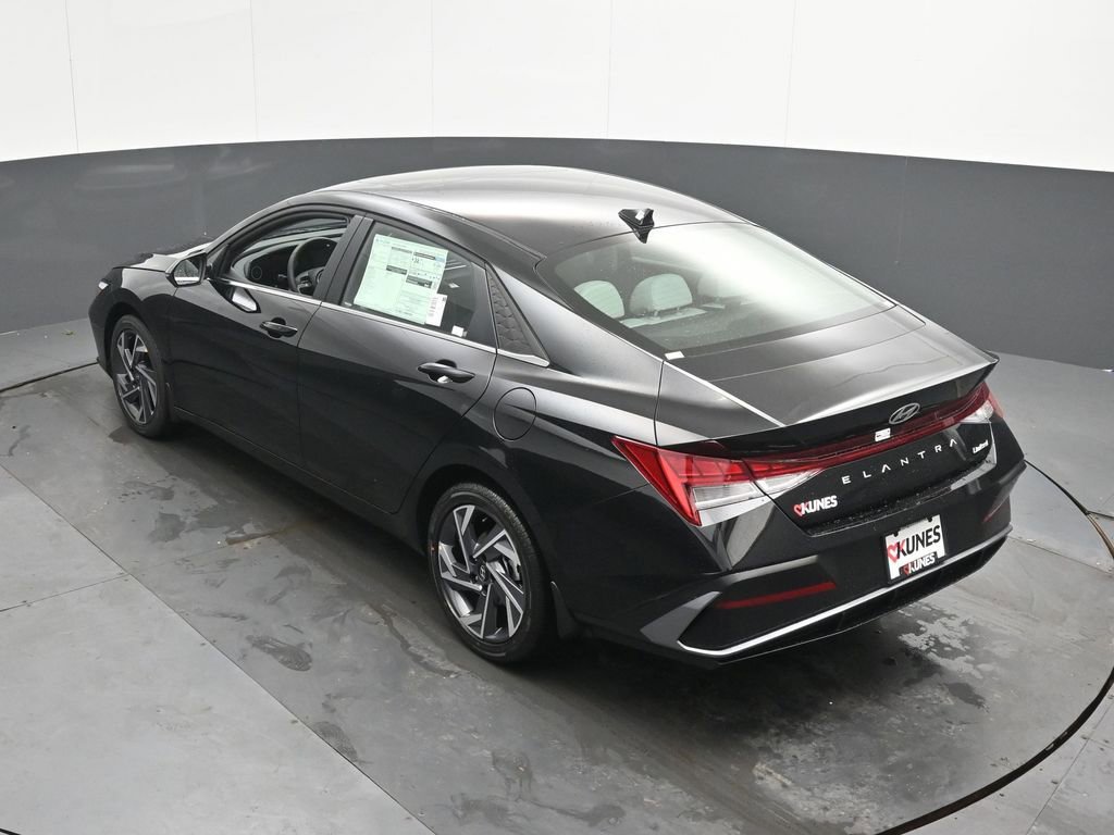 New 2026 Hyundai Elantra Limited FWD image 36