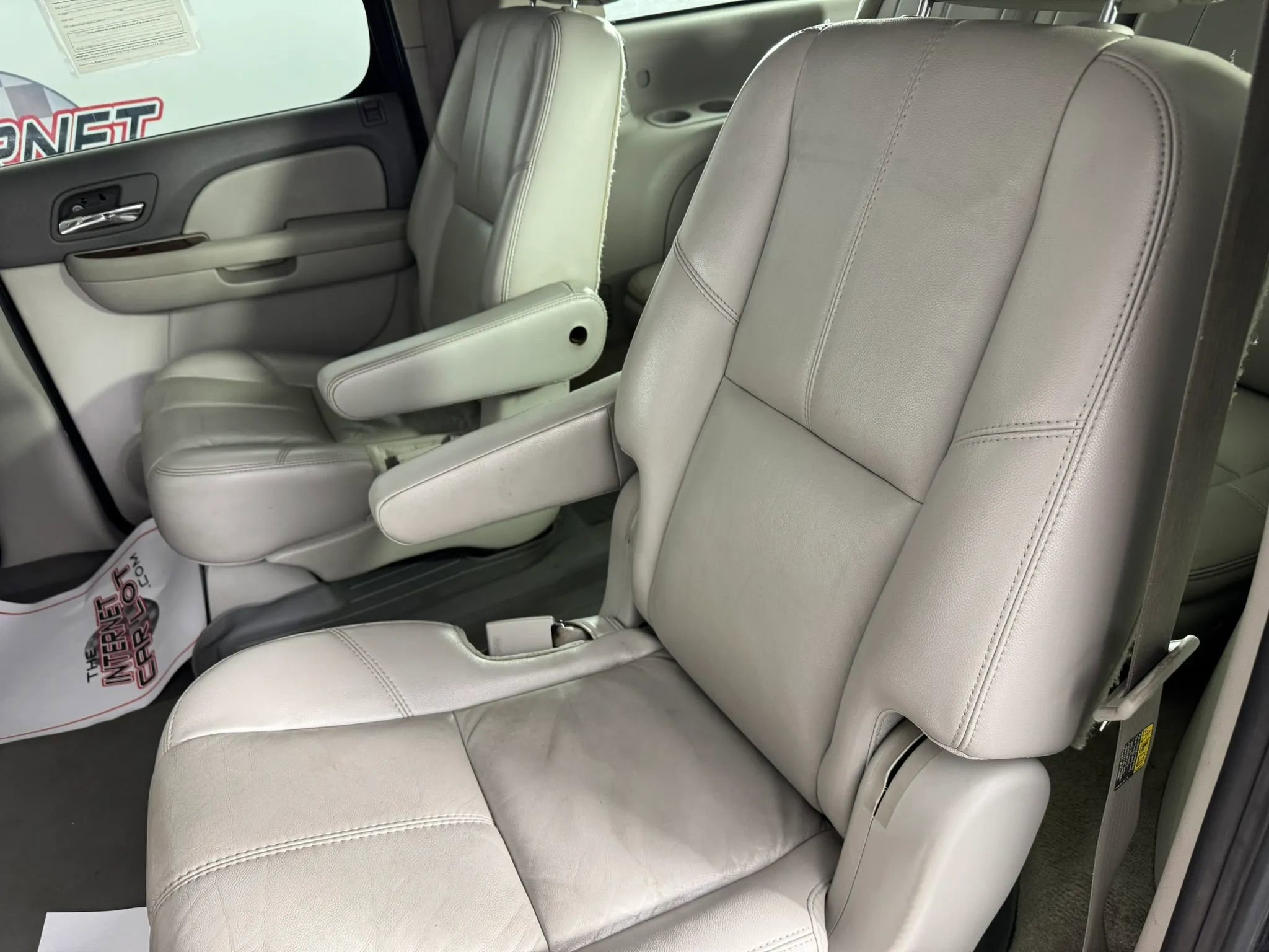 Used 2007 Chevrolet Suburban LTZ w/ LTZ Preferred Equipment Group AWD/4WD image 38