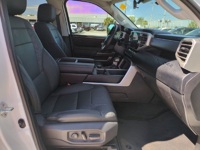 Used 2024 Toyota Tundra SR5 w/ SR5 Premium Package AWD/4WD image 32