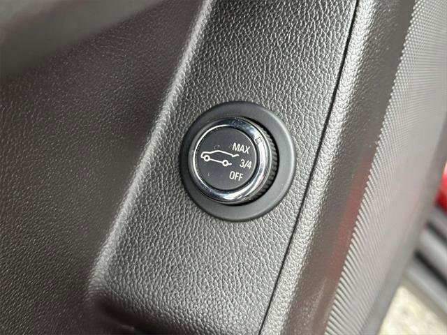 Used 2021 Chevrolet Traverse LT image 22