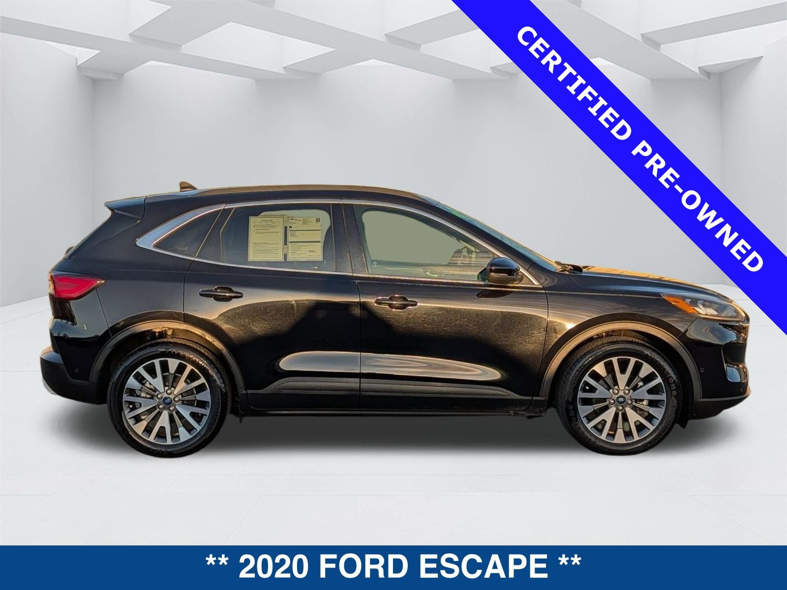 Used 2020 Ford Escape Titanium image 3