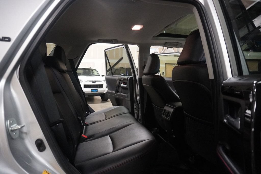 Used 2018 Toyota 4Runner TRD Off-Road Premium AWD/4WD image 21