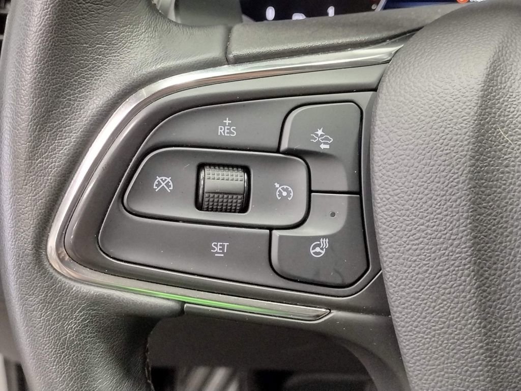 Used 2023 Buick Envision Essence image 27