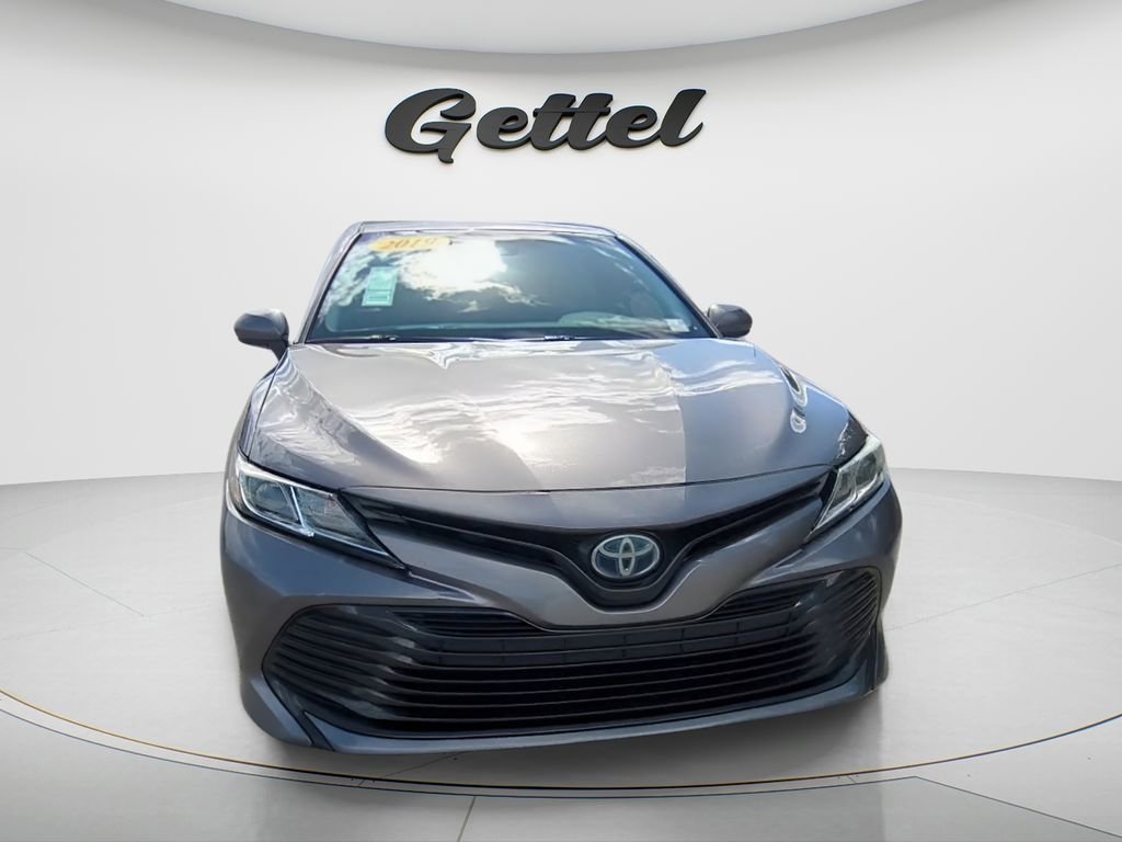 Used 2019 Toyota Camry LE image 2