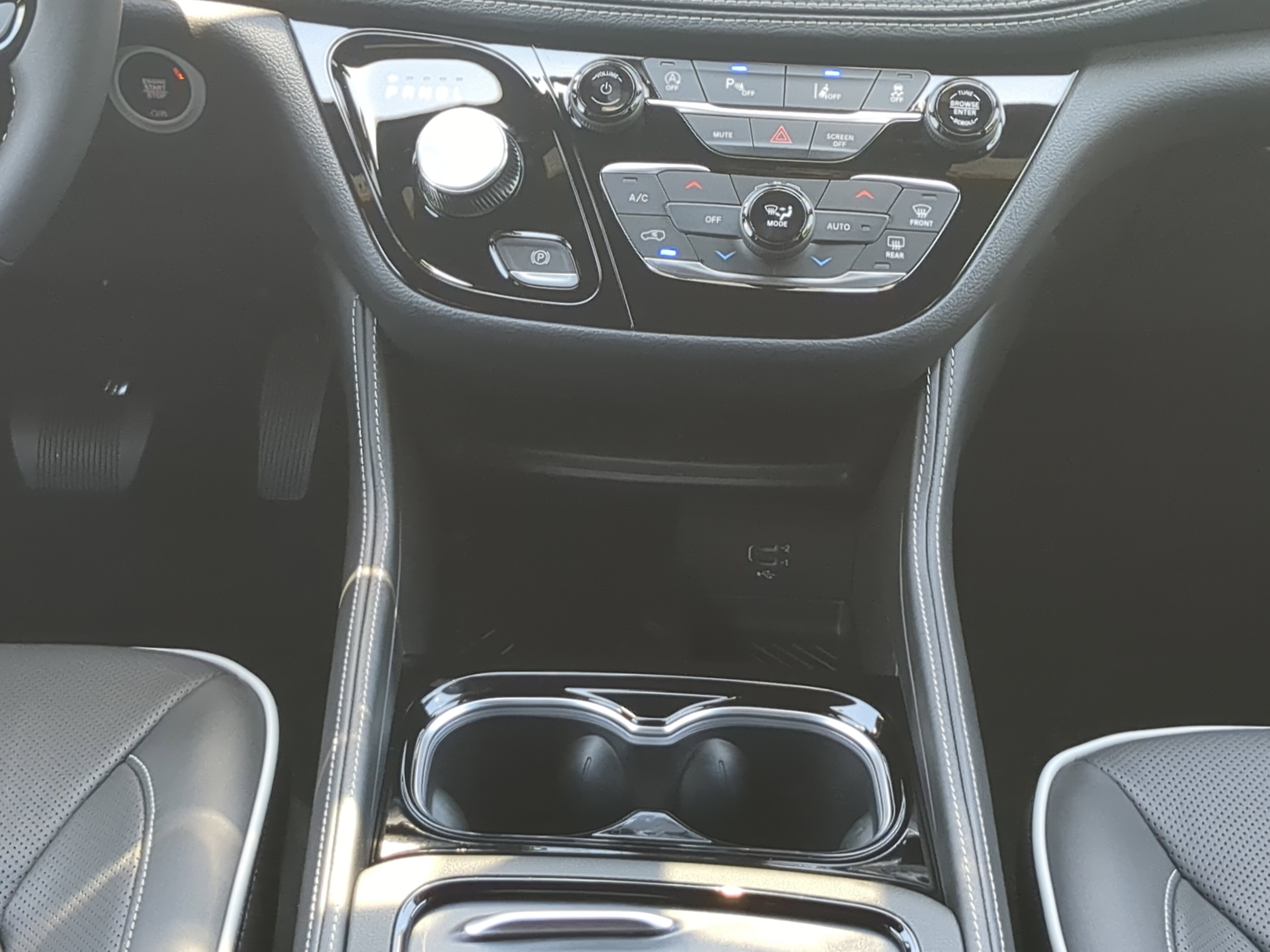 New 2027 Chrysler Pacifica Limited FWD image 17