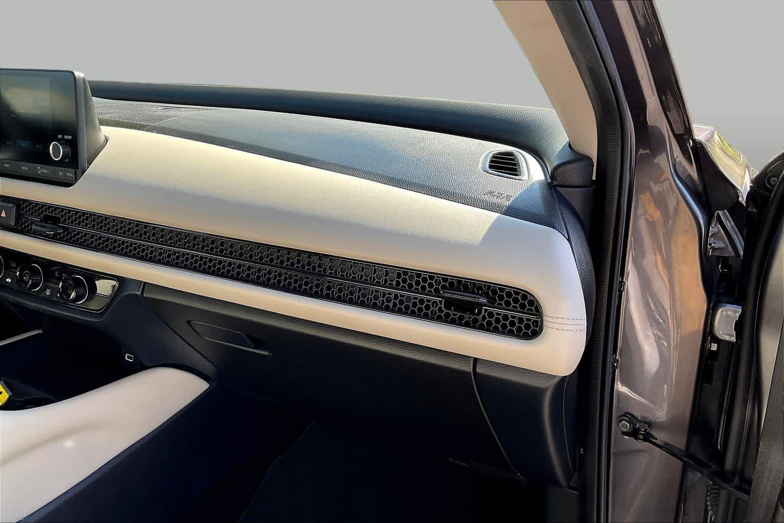 Used 2023 Honda HR-V LX image 18